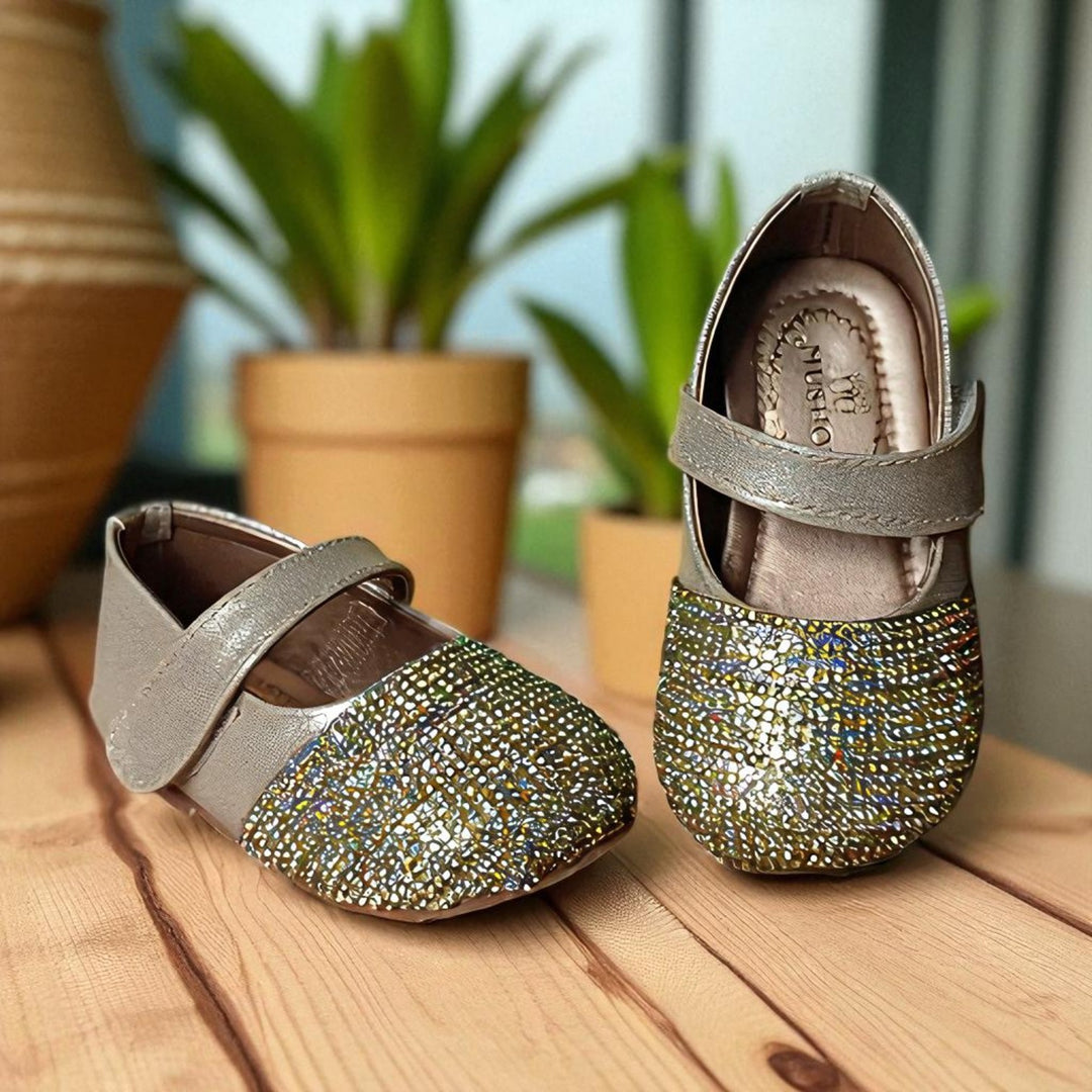 Golden Velcro Style Girls Bellies