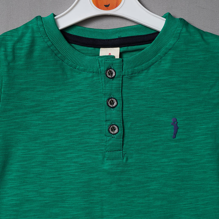 Solid Plain T- Shirt for Boys Close Up View