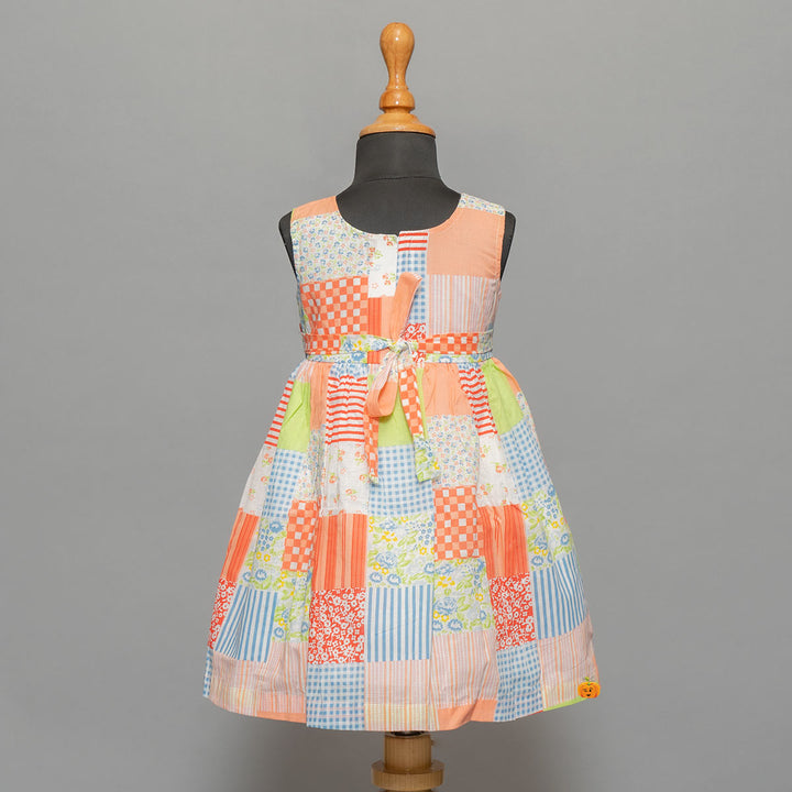 Simply Sleeveless Checked Frock With Bow
