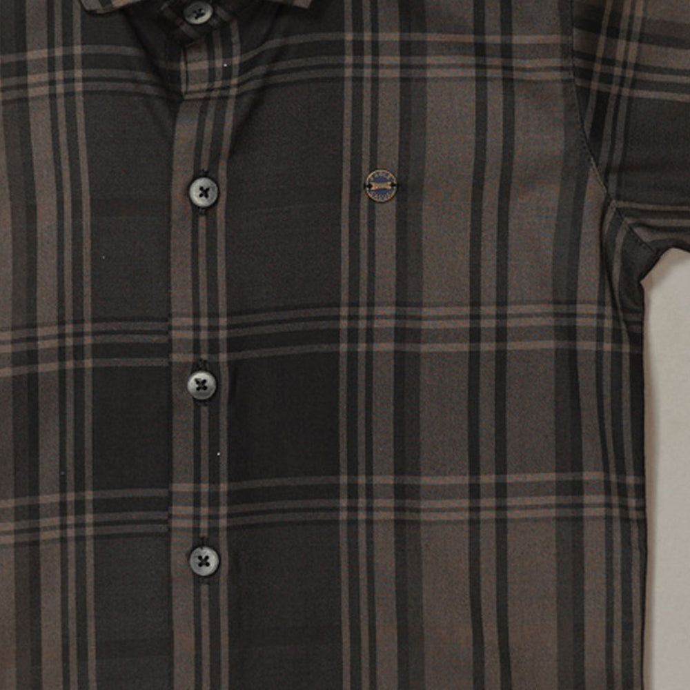 Solid Full Sleeves Checks Pattern Shirt for Boys Close Up View