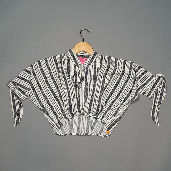 Top for Kid Girls with Striped Pattern Front View